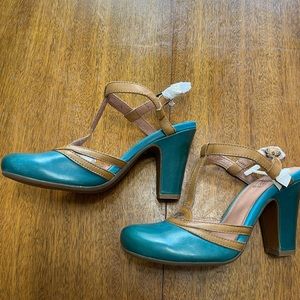 Miz Mooz Josette heels. NIB. Marine is the color.